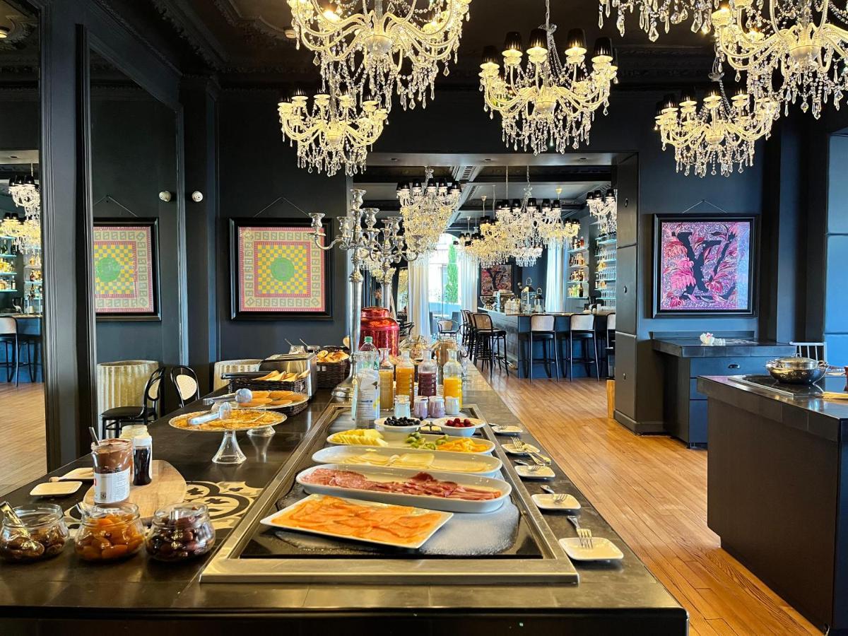 Belfry & Spa By Ligne St Barth Lourdes Eksteriør bilde The buffet at the restaurant