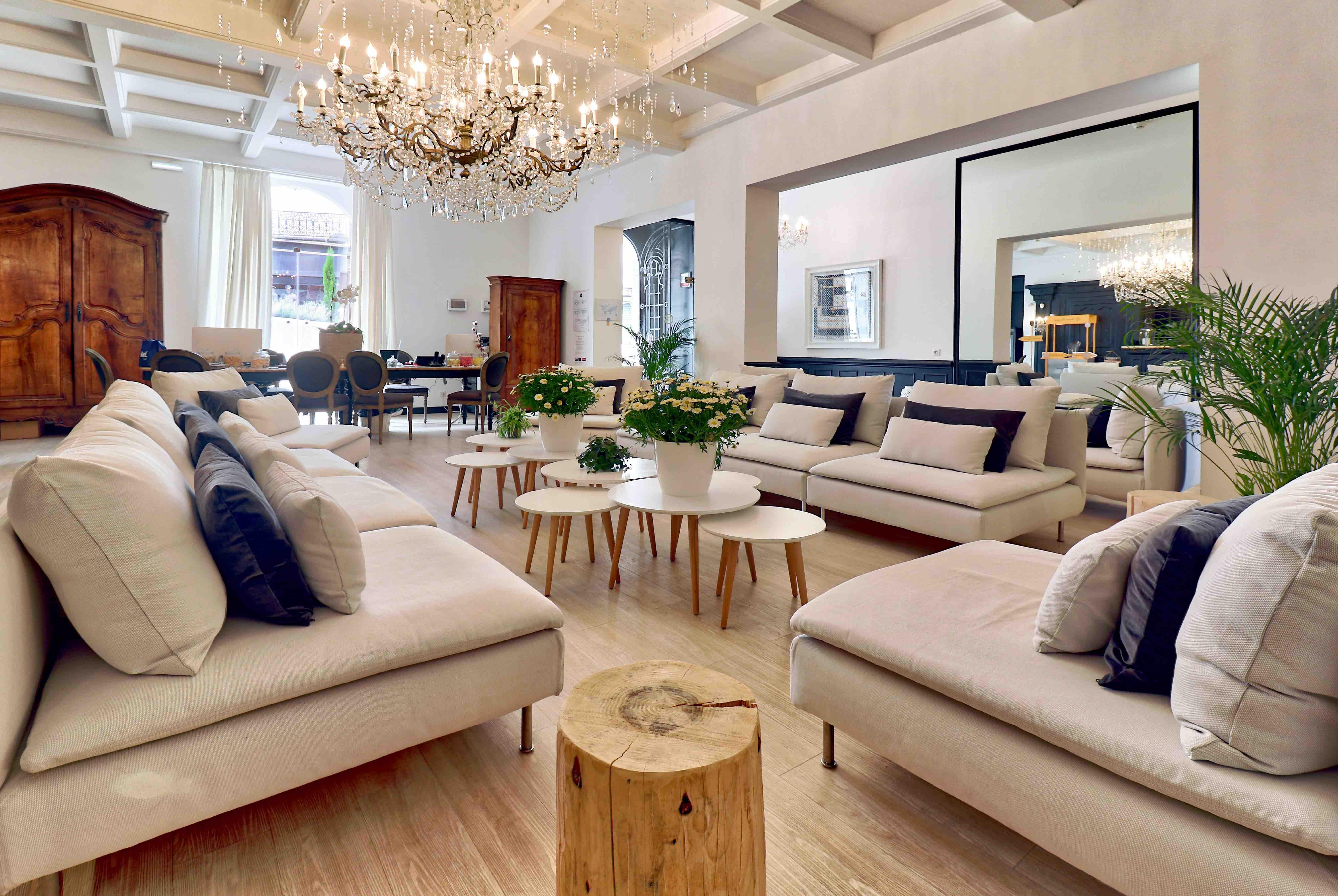 Belfry & Spa By Ligne St Barth Lourdes Eksteriør bilde The interior of the showroom in 2019
